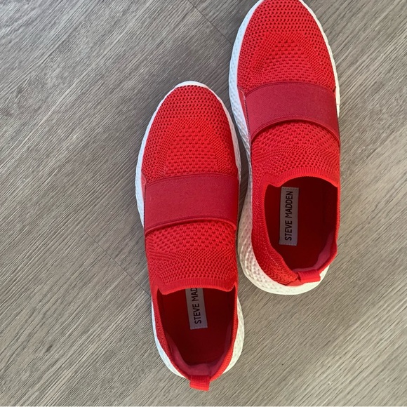 Steve Madden Red Ritz Slio On Sneakers - Picture 11 of 13